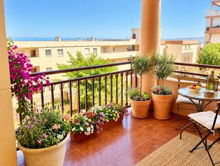 Pis  Ave marina. Exclusivo piso de 3 dormitorios en nueva torrequebrada  benalm�d