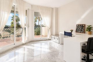 Flat  Calle r�o elba. Exclusivo apartamento con gran terraza y vistas al mar en puerto