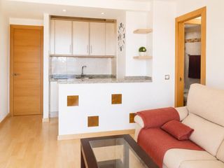 Affitto Appartamento  Alhamar. Vive frente al mediterráneo  1 dormitorio, terraza, piscina y to