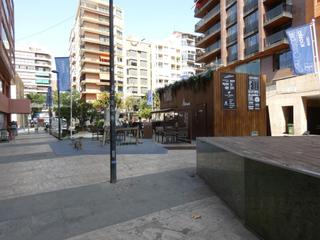 Pis  Rambla mendez nuñez. Espaciosa vivienda en plena rambla méndez núñez
