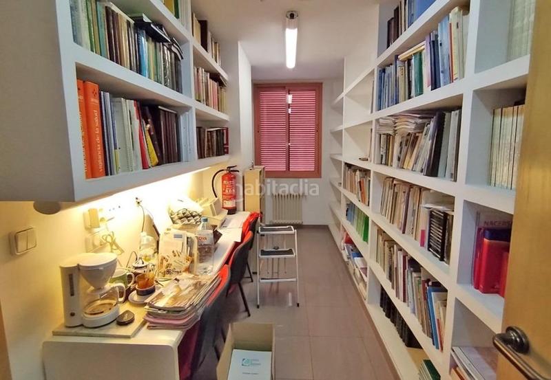 Foto 0bfde235-3920-4eab-8f81-8c8a37216c34. Piso gran vivienda con amplitud en la rambla méndez nuñéz! en Alicante