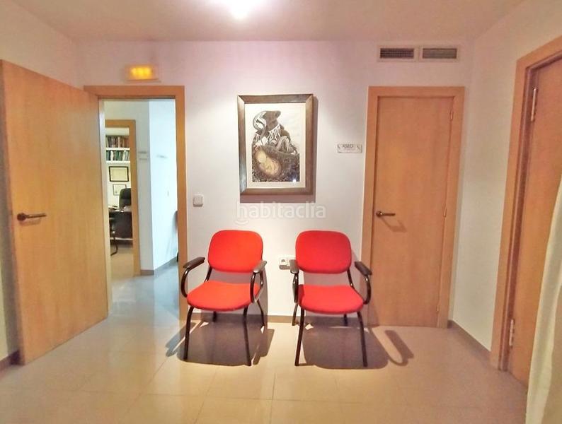 Foto 37898e1b-f188-49bb-9924-16075b44d533. Piso gran vivienda con amplitud en la rambla méndez nuñéz! en Alicante