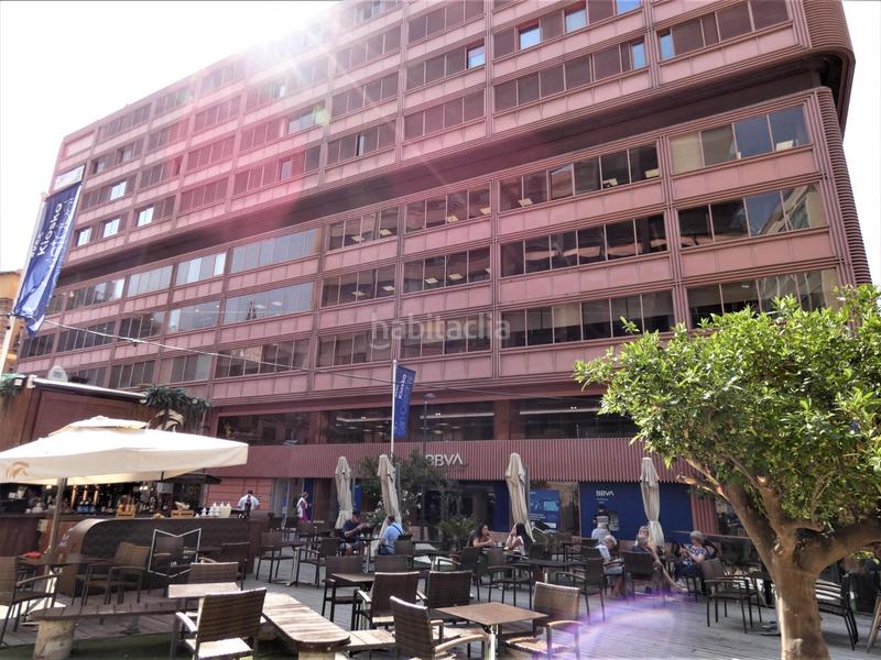 Foto 61adea2e-c680-4532-841a-44745a3d90cd. Piso gran vivienda con amplitud en la rambla méndez nuñéz! en Alicante