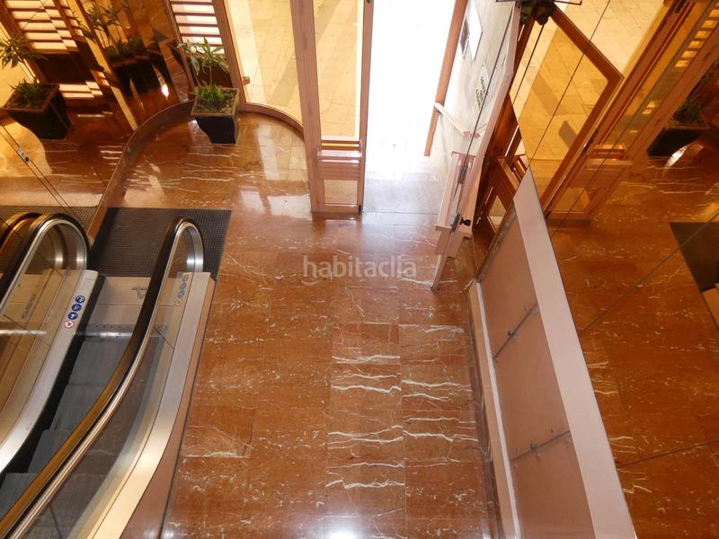 Foto 9054789f-5de7-407e-9c49-beaa0b1e30b2. Piso gran vivienda con amplitud en la rambla méndez nuñéz! en Alicante