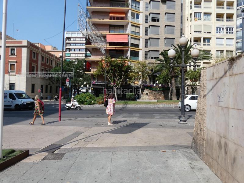 Foto b1d7ac99-3942-4acf-a157-fbf088ac1212. Piso gran vivienda con amplitud en la rambla méndez nuñéz! en Alicante