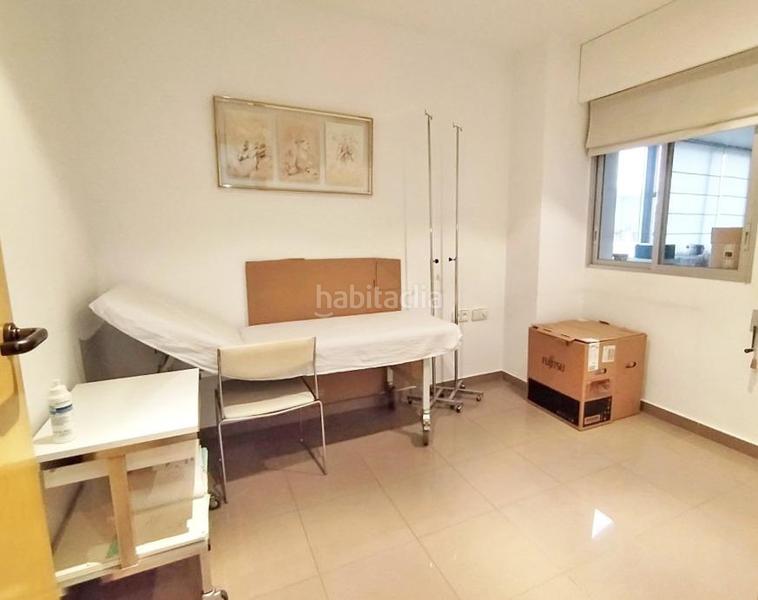 Foto b603eaf2-4b05-4bcf-8885-4034a7094b0b. Piso gran vivienda con amplitud en la rambla méndez nuñéz! en Alicante