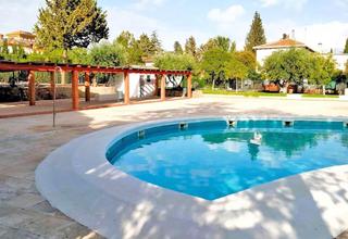 Xalet en Albolote. Chalet con potencial extra vive y ampla en tu propio jardn