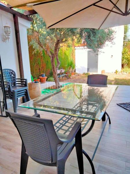 Foto 3ad62369-65fd-4870-b83d-509a30e8f899. Chalet magnifico chalet con potencial extra vive y amplía en tu propio jardín! en Albolote