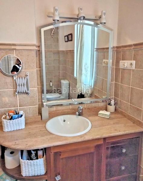 Foto 9e1839c7-66a7-40fa-9dc4-bef6d0f9679e. Chalet magnifico chalet con potencial extra vive y amplía en tu propio jardín! en Albolote