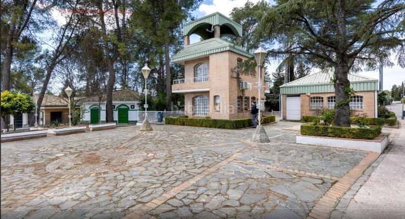 Foto d7722bc7-f4b2-426a-b996-53225fbe8b5d. Chalet magnifico chalet con potencial extra vive y amplía en tu propio jardín! en Albolote