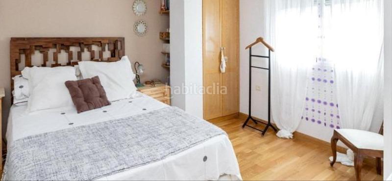 Foto f7499888-11df-4292-a066-0be7ac792d06. Chalet magnifico chalet con potencial extra vive y amplía en tu propio jardín! en Albolote