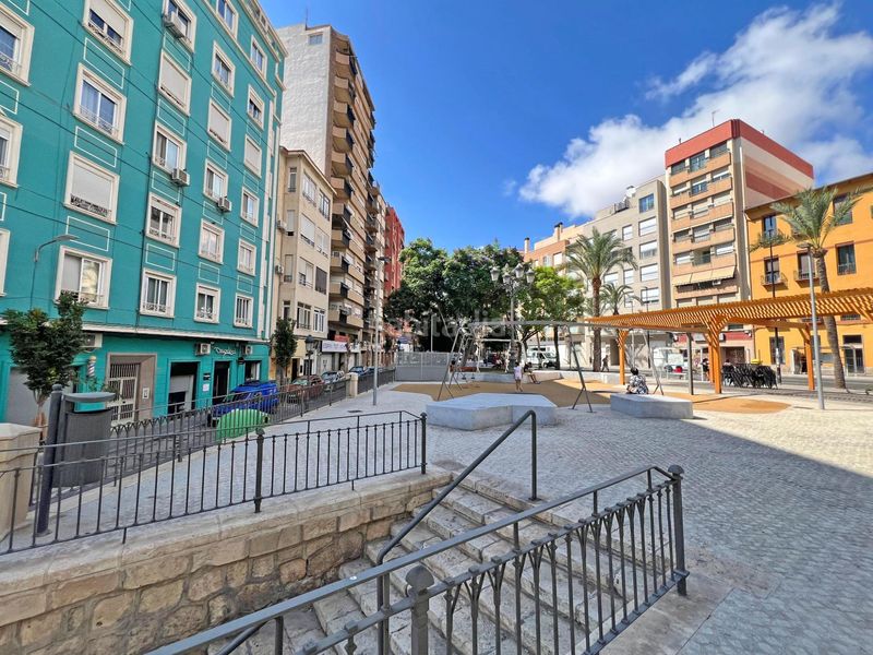 Foto 17b9b209-4b87-4a39-808b-bf5d2d167ff1. Aparcament cotxe a Mercado Alicante