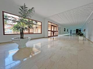 Appartement  Calle carlet. Vivir en el centro con terraza y plaza de garaje!