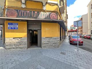 Local commercial  Calle musico oscar tordera iñesta. Local en edificio histórico con licencia de música  plaza músico