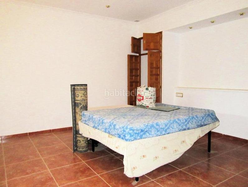 Foto 091ddfe5-1acb-4598-b77e-cd5c679510f3. Chalet  exclusivo con amplia parcela urbana de 2.500 m en la serreta! en Alicante