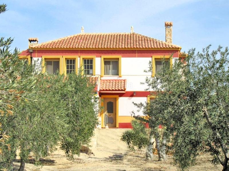 Foto 5485512f-9141-4531-8864-a78dacc84de3. Chalet  exclusivo con amplia parcela urbana de 2.500 m en la serreta! en Alicante