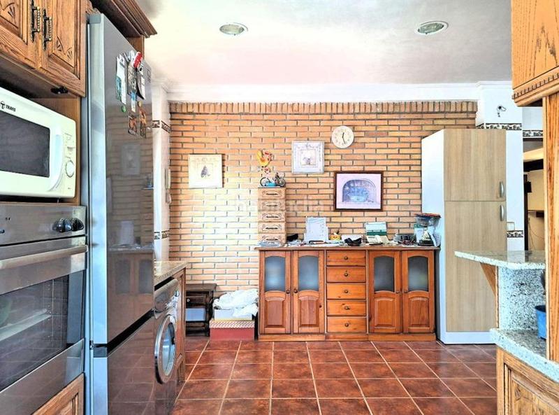 Foto e9059e84-9d42-4e68-8cab-96cdd8276b72. Chalet  exclusivo con amplia parcela urbana de 2.500 m en la serreta! en Alicante