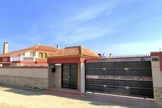 Chalet  Calle homero. Parcela urbana de 2.500m con chalet listo para vivir