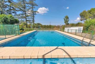 Xalet a Las Tiesas. Tu oasis privado en villena  chalet con encanto y comodidad