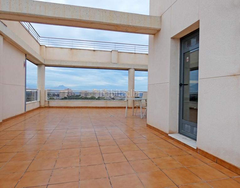 Foto a43aff0d-9f01-4d59-858a-f2ffab3ab51f. Dachwohnung mit parking pool in PAU 5 Alicante