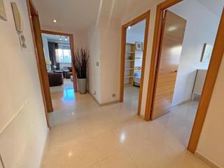 Appartement à Babel. Piso en babel con piscina, doble garaje y mucha luz natural