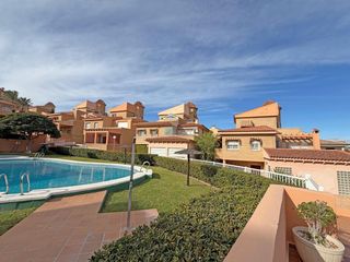 Chalet en Cabo de las Huertas. Cabo de las huertas chalet premium con piscina y ubicación única