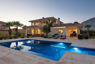 Chalet en Pla de la Vallonga. Lujo mediterráneo en un oasis de calma y diseño