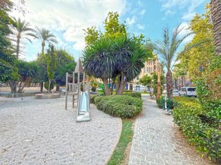 Pis a Mercado. Con mercado central, plaza de toros y el centro histórico a solo