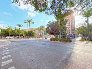 Appartement à Mercado. Una joya con techos altos y suelo hidráulico junto al mercado!