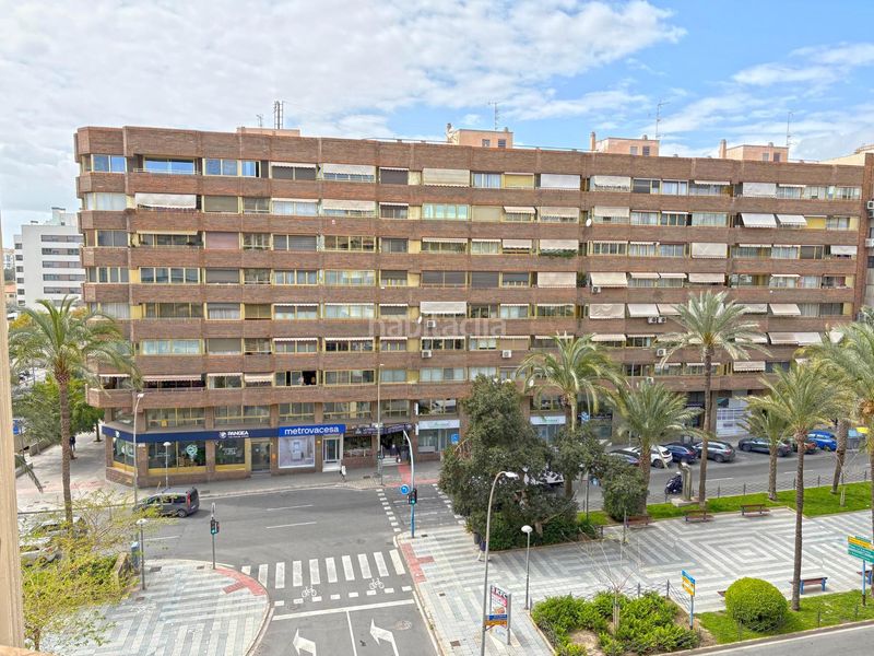 Foto 8ad82222-ce39-494c-9b60-74c53076772a. Pis amb calefacció aparcament a Ensanche-Diputación Alicante
