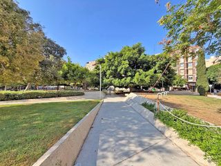 Etagenwohnung  Calle pintor aparicio. Todo a tu alcance junto a plaza séneca!