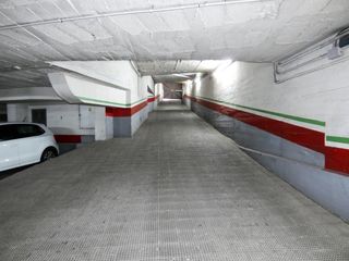 Lloguer Aparcament cotxe a Ensanche-Diputación. Alquilo plaza de garaje en oscar espla