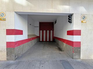 Lloguer Aparcament cotxe a Ensanche-Diputación. En óscar esplá plaza de garaje en alquiler