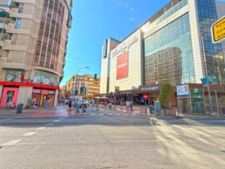 Lloguer Local Comercial  Churruca. Ubicación, visibilidad y potencial en un mismo espacio