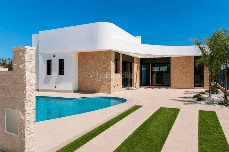 Foto e4c5b27c-d527-4f7c-b25c-81b1de1da41d. Chalet última parcela disponible crea tu propio paraíso, jardín y piscina privada! en Montesinos (Los)