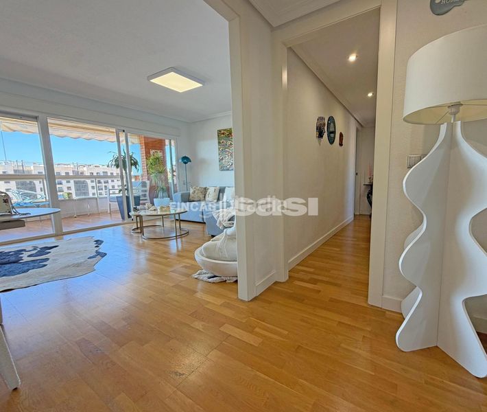 Foto 8d12a041-fea8-40c7-ab9a-b3c268614df7. Flat with pool in Babel Alicante