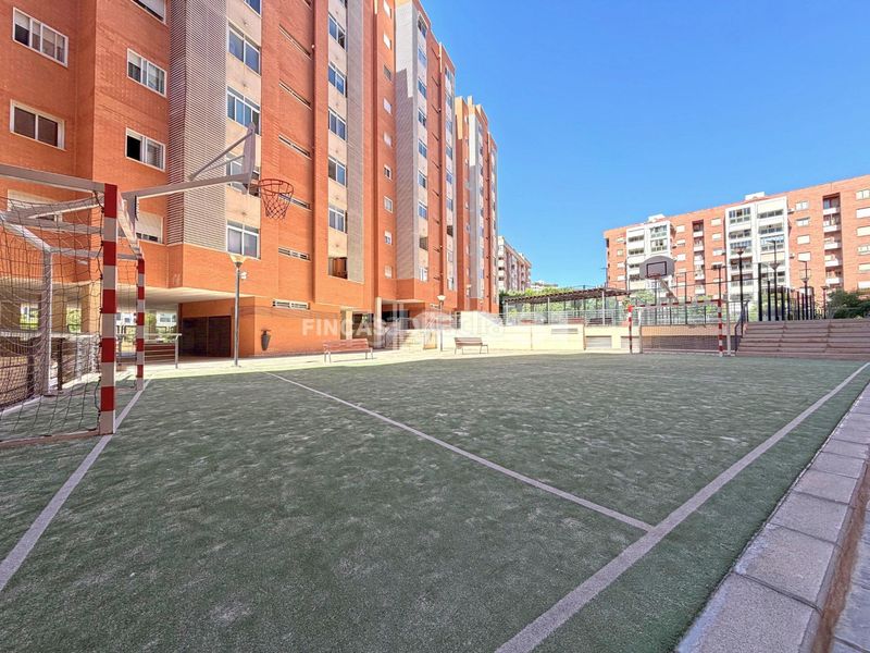 Foto 3ad89370-81a3-4cb9-b2c5-98d506a9503f. Pis amb piscina a Babel Alicante