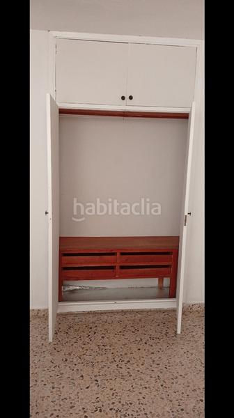 Foto 54ea1c00-401f-4b73-88cc-7d523d4474c5. Alquiler ático centro para año completo atico calefacción central terraza ascensor en Granada