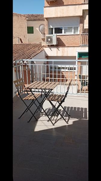 Foto 5ad94165-f531-46a5-b70b-5071c2e336b3. Alquiler ático centro para año completo atico calefacción central terraza ascensor en Granada