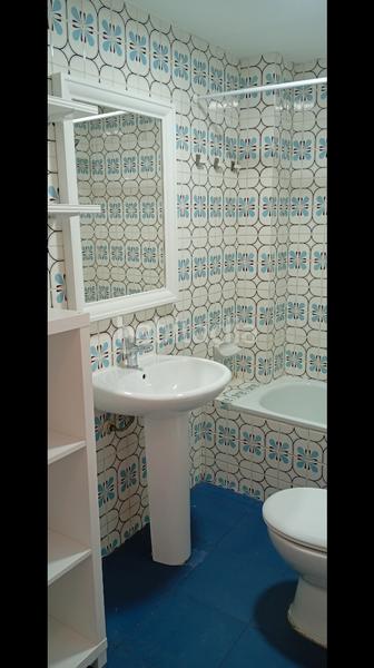 Foto b29aba8f-1250-4ce0-b079-f9a3aa4382f4. Alquiler ático centro para año completo atico calefacción central terraza ascensor en Granada