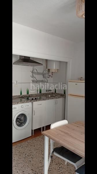 Foto eda92e31-66ca-49fb-af76-8d30870843d0. Alquiler ático centro para año completo atico calefacción central terraza ascensor en Granada