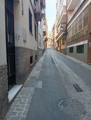Miete Autoparkplatz in Calle parra alta de cartuja 19. Parra alta de cartuja plaza de garaje 65€