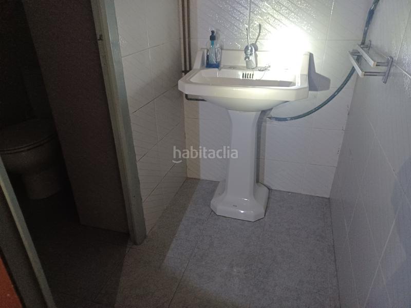 Foto f19ca5c3-ea49-43a6-9506-6a227d8a4019. Lloguer local comercial a calle de monegros 3 a La Almozara Zaragoza