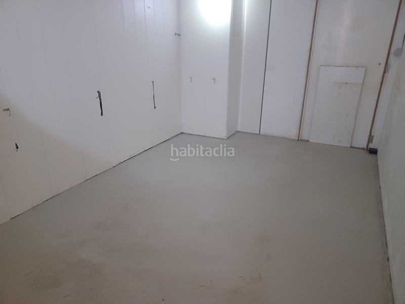 Foto 751c3eee-4375-4ba1-9f5a-c3bdf0566b40. Alquiler local comercial en calle de monegros 4 en Zaragoza