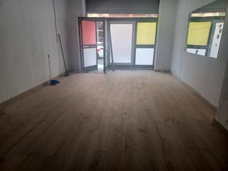 Local Comercial en Calle de Monegros 11