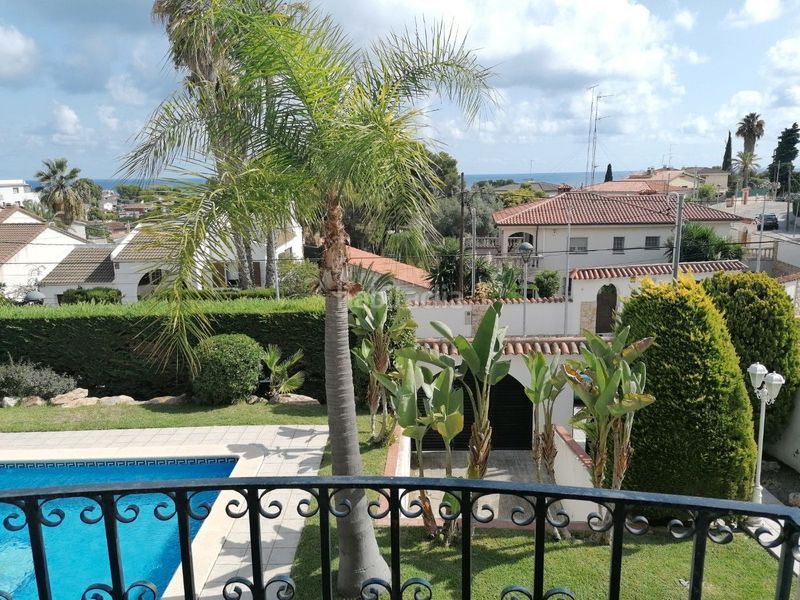 Foto be3a3eee-ebd5-4435-be6f-86ae1bb88132. Casa amb calefacció aparcament piscina a Segur de Calafell nucli urbà Segur de Calafell