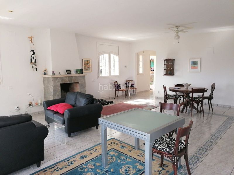 Foto ed4e2bb3-ce5d-4a7a-b6f0-3d23e546c156. Casa amb calefacció aparcament piscina a Segur de Calafell nucli urbà Segur de Calafell