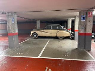 Parking voiture  Carrer de lleó xiii