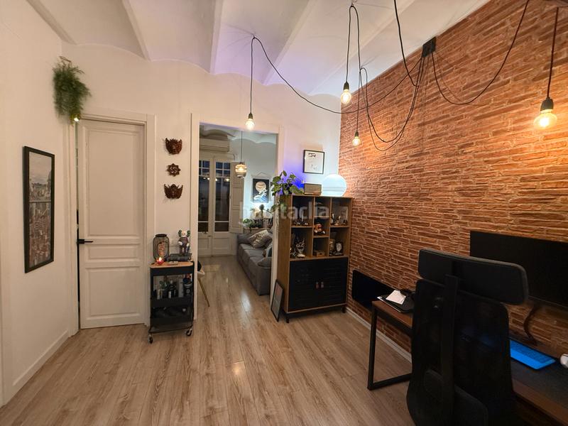 Foto 56c35081-5c11-42e4-a86c-b8846762566b. Flat with heating in Sants-Badal Barcelona