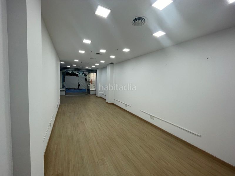 Foto 15f44325-94d9-4850-8afd-17ee95cdd6b5. Local comercial a Centre Cornellà de Llobregat